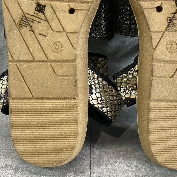 MUK LUKS Women's Black Snake Embossed About Me Ankle-Strap Slide Sandals SZ 7 - Picture 8 of 11